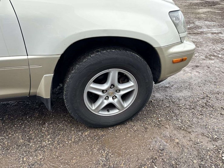 2000-lexus-rx300-image-8