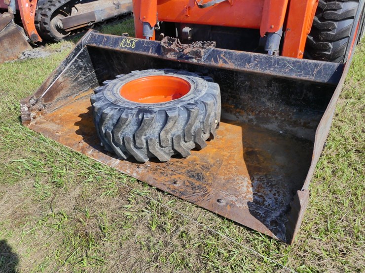 kubota-ssv75-image-11