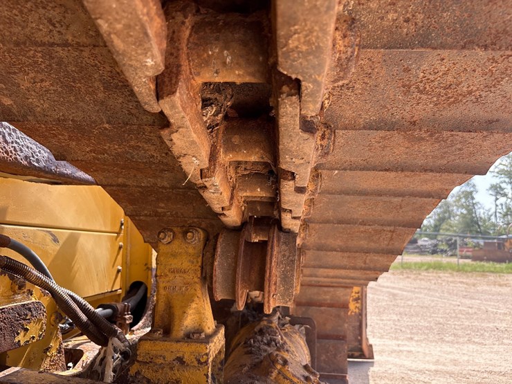 caterpillar-d6n-lgp-image-11