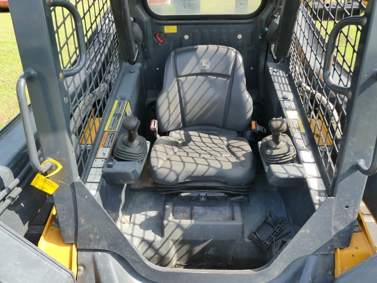 deere-325g-image-12