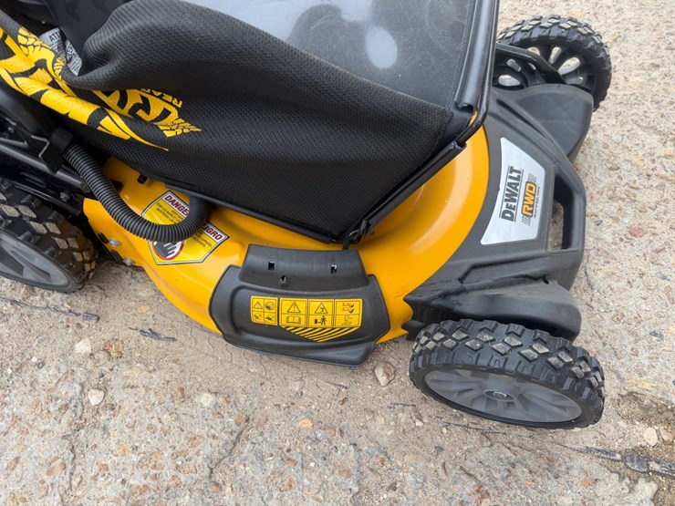 #2005-•-dewalt-rwd-push-mower-image-7