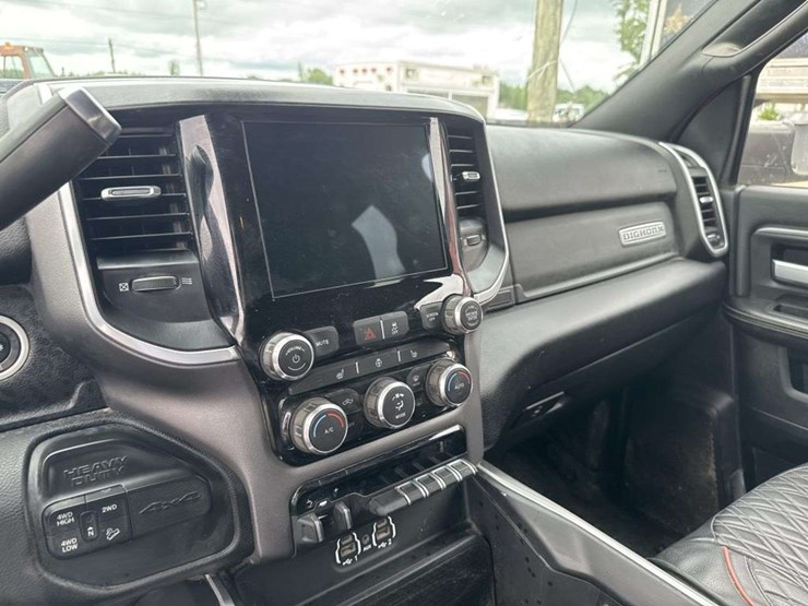 2022-ram-2500-big-horn-image-19