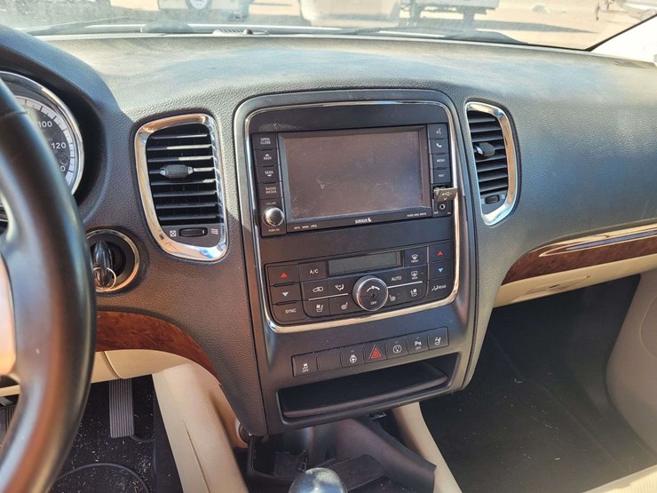 2013-dodge-durango-image-16