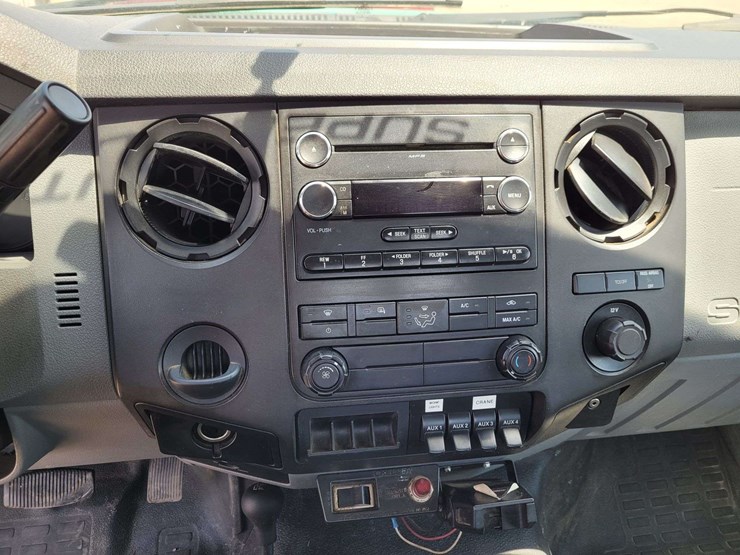 2015-ford-f550-image-21