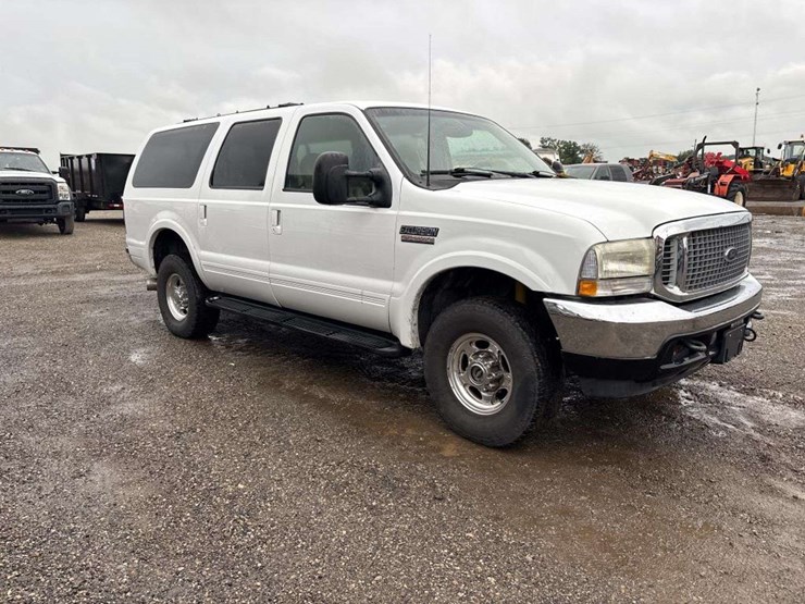 2001-ford-excursion-image-4