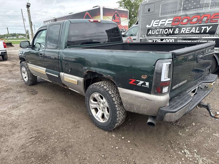 2002-chevrolet-silverado-1500-z71-image-2