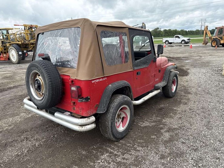 1995-jeep-wrangler-image-3