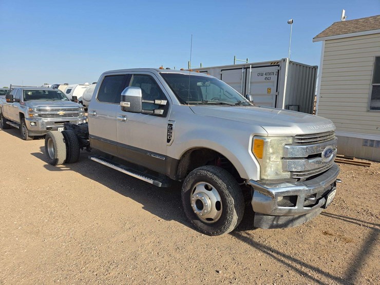 2017-ford-f350-image-2