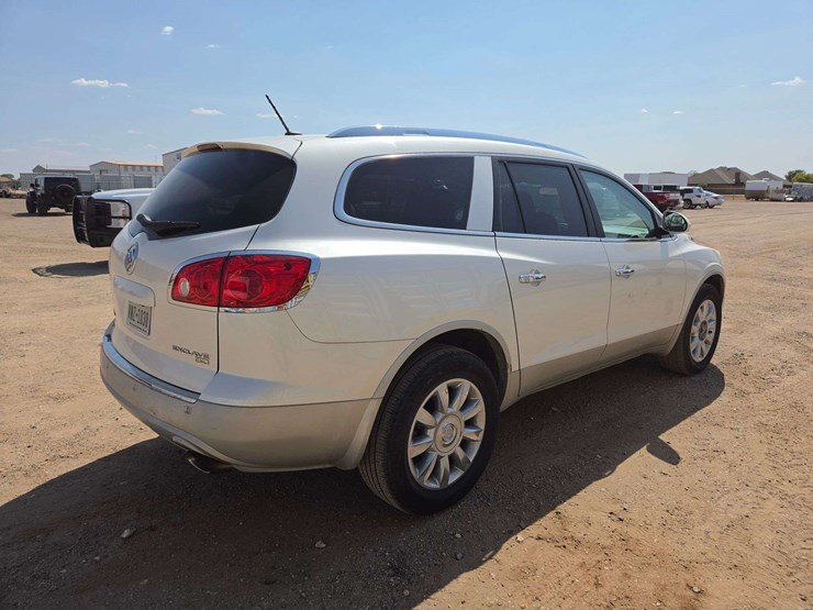 2011-buick-enclave-cxl-image-3