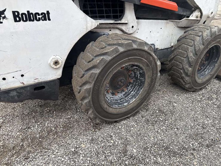 2012-bobcat-s750-image-6
