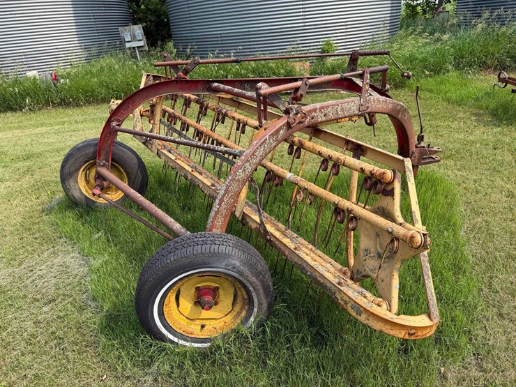 new-holland-rake-image-5