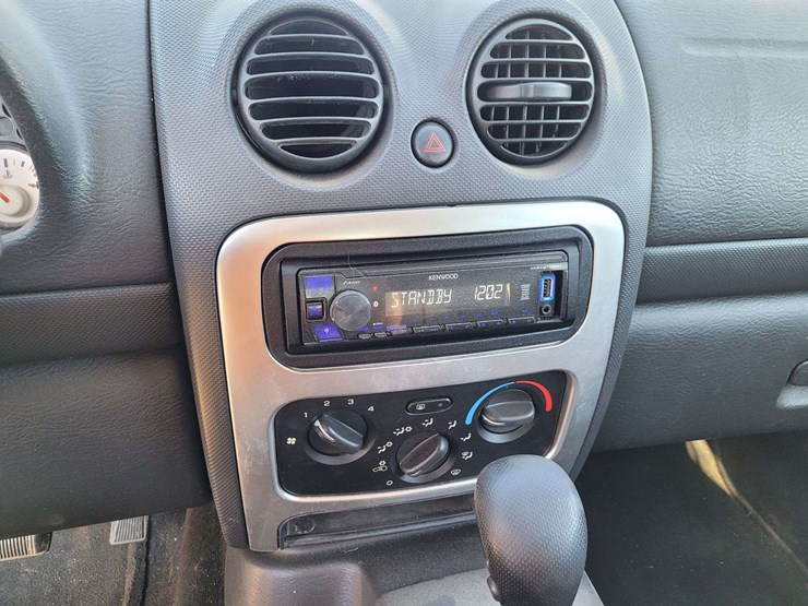 2003-jeep-liberty-sport-image-15