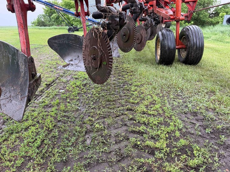 international-800-plow-image-10