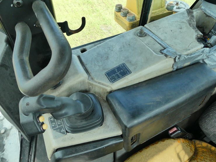 caterpillar-d6n-image-15