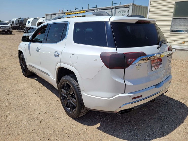 2018-gmc-acadia-denali-image-8
