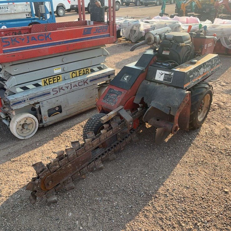 DITCH WITCH 1820