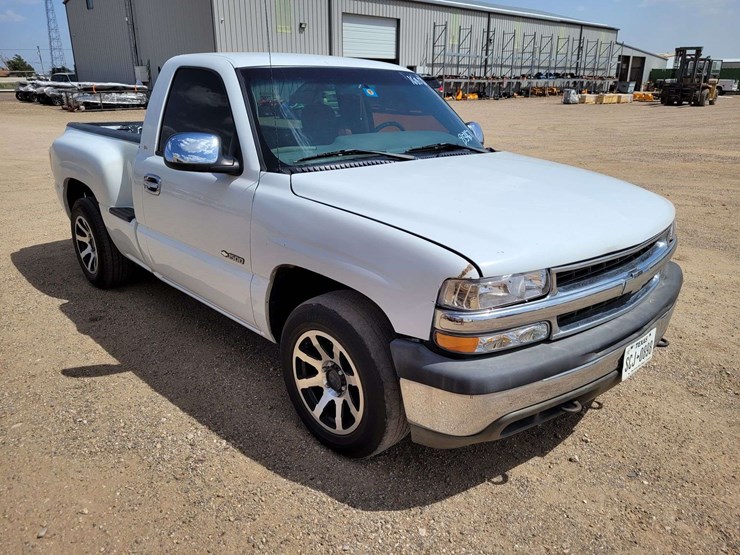 2000-chevrolet-silverado-1500-image-2