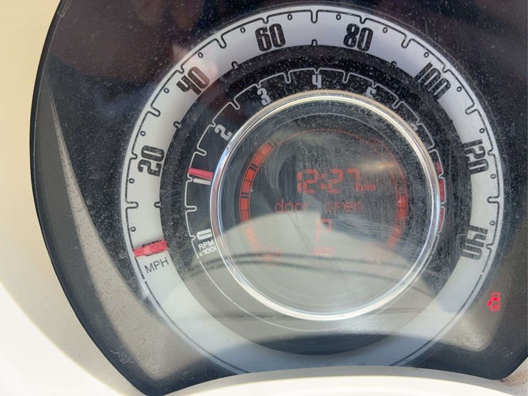 2015-fiat-500-image-17