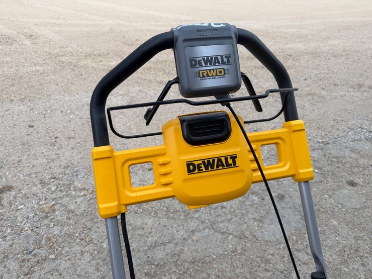#2005-•-dewalt-rwd-push-mower-image-10