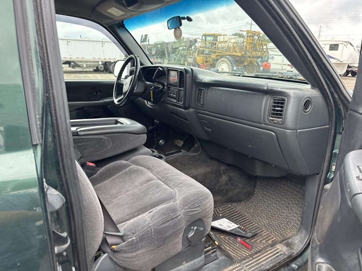 2002-chevrolet-silverado-1500-z71-image-16