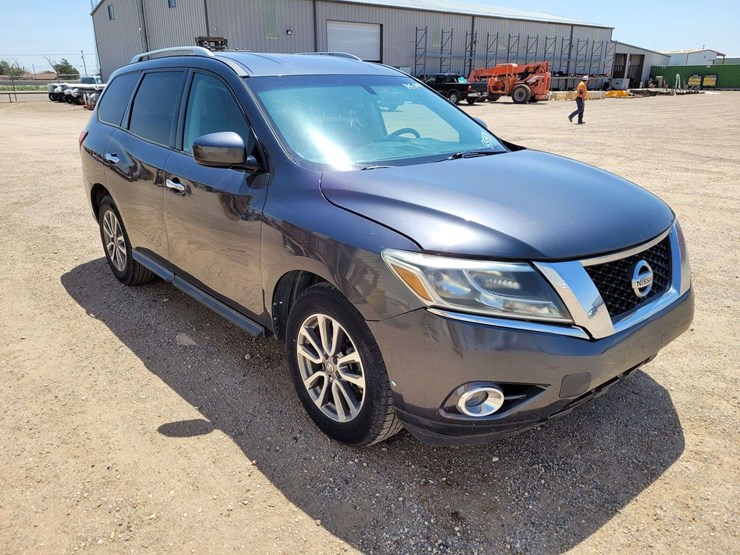 2013-nissan-pathfinder-image-2