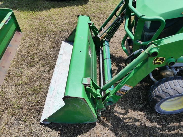 2018-john-deere-1025r-image-10