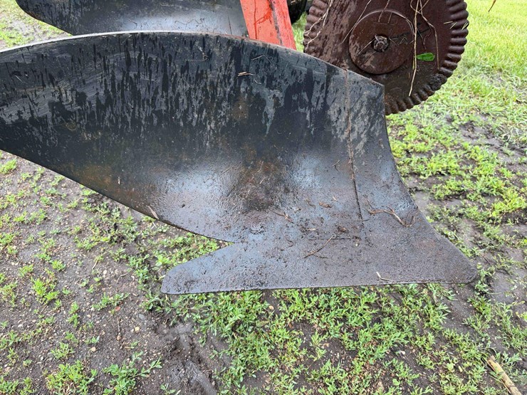 international-800-plow-image-13