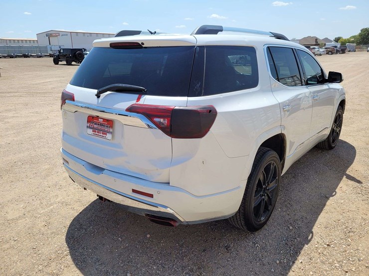 2018-gmc-acadia-denali-image-6