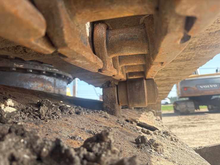 2010-deere-240d-lc-image-17