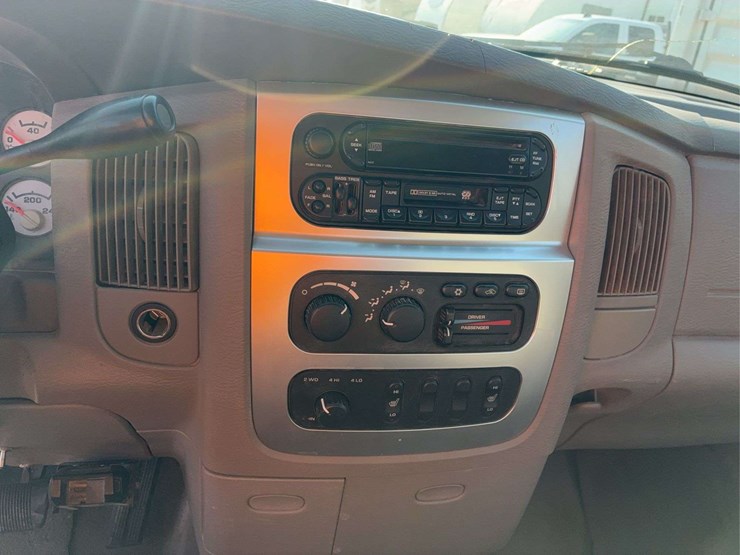 2004-dodge-ram-3500-image-33
