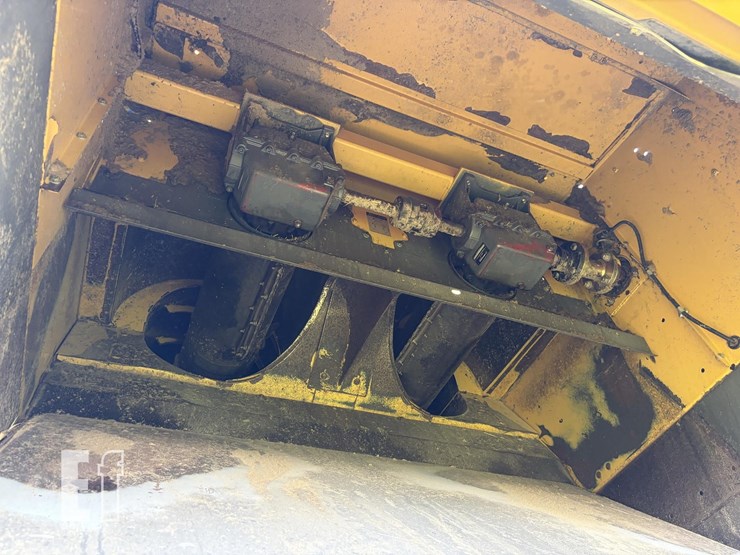 2011-caterpillar-c13-image-15