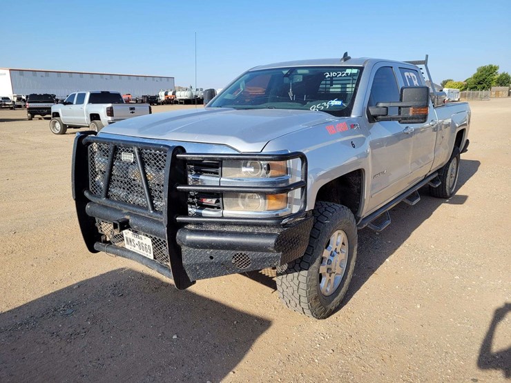 2017-chevrolet-silverado-2500-lt-image-1
