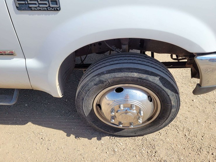 2004-ford-f550-image-3