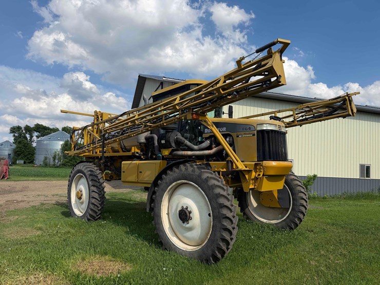 rogator-864-sprayer-image-7
