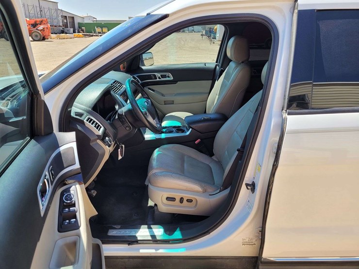 2012-ford-explorer-limited-image-15