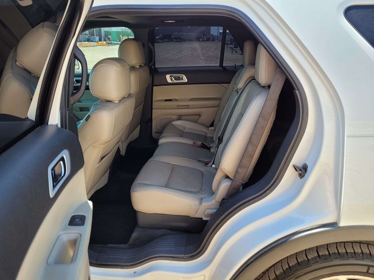 2012-ford-explorer-limited-image-12