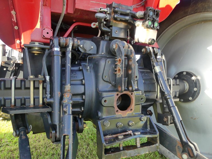 2017-case-ih-farmall-140a-image-6