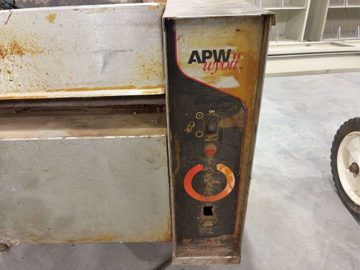 apw-wyott-bun-warmer-image-2