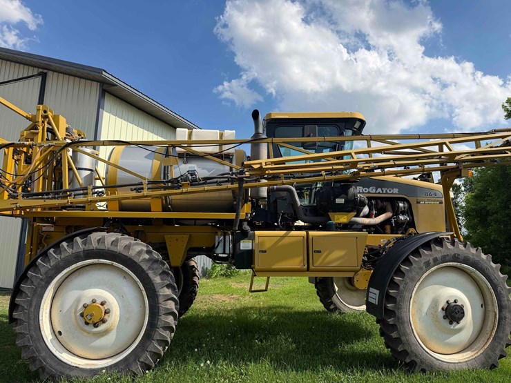 rogator-864-sprayer-image-6