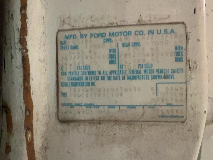 1984-ford-9000-image-5