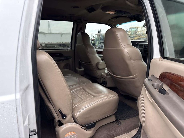 2001-ford-excursion-image-15