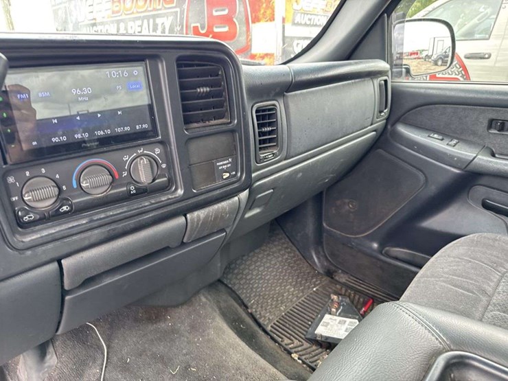 2002-chevrolet-silverado-1500-z71-image-19