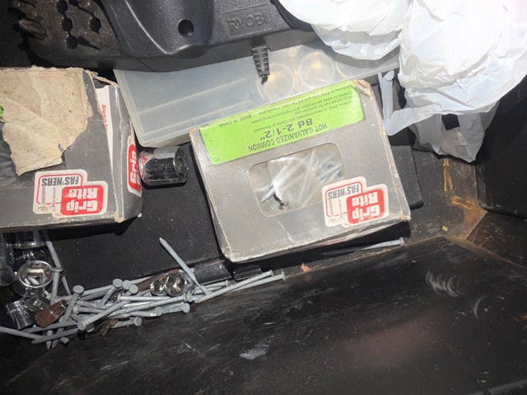 #2003-•-black-and-decker-tool-box-image-11
