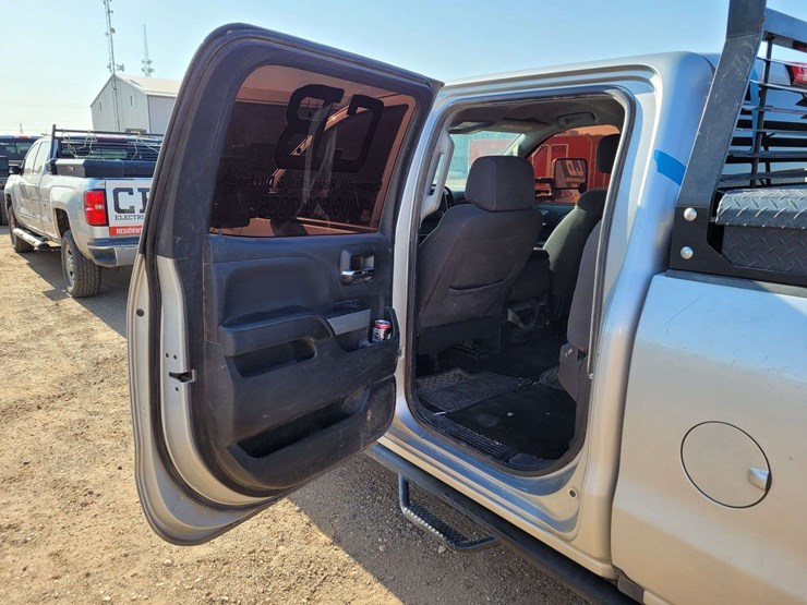 2017-chevrolet-silverado-2500-lt-image-10