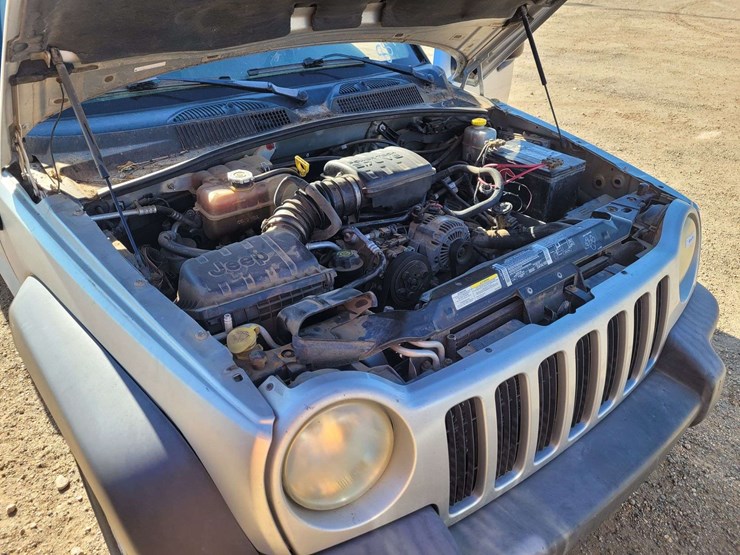 2003-jeep-liberty-sport-image-19