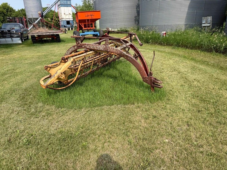 new-holland-rake-image-1
