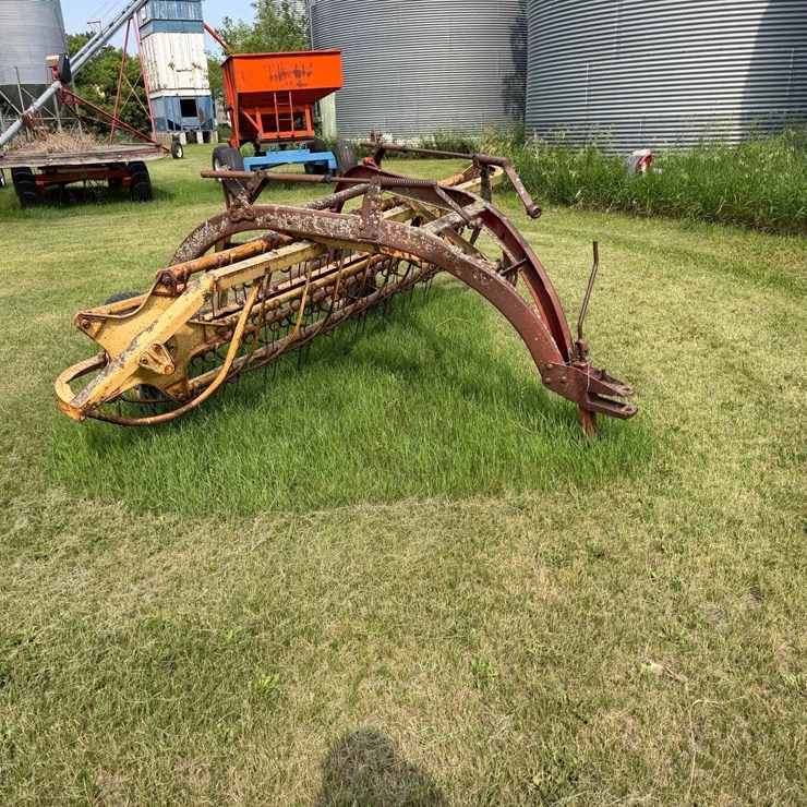 New Holland Rake