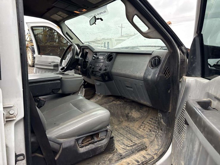 2011-ford-f350-image-18
