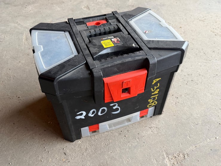 #2003-•-black-and-decker-tool-box-image-2