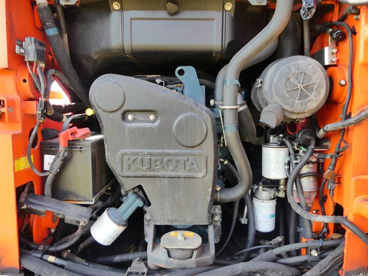 kubota-ssv75-image-10